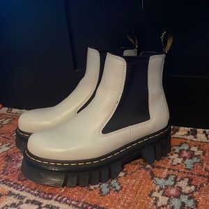 AUDRICK NAPPA LEATHER PLATFORM CHELSEA BOOTS Doc Martens